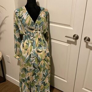 Flowy dress- medium, cab be worn with boots as well!